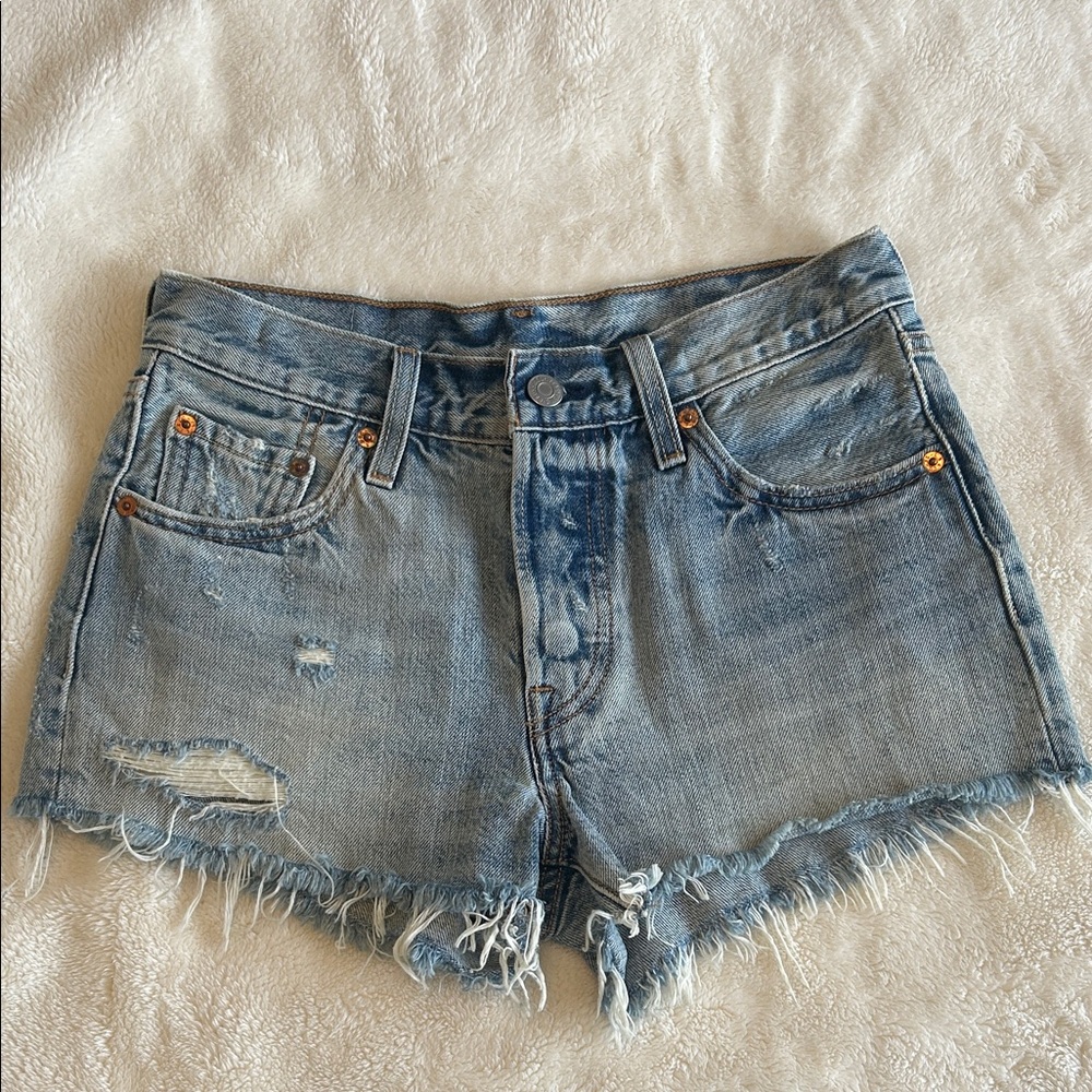 Levi’s Distressed Denim Women Shorts
